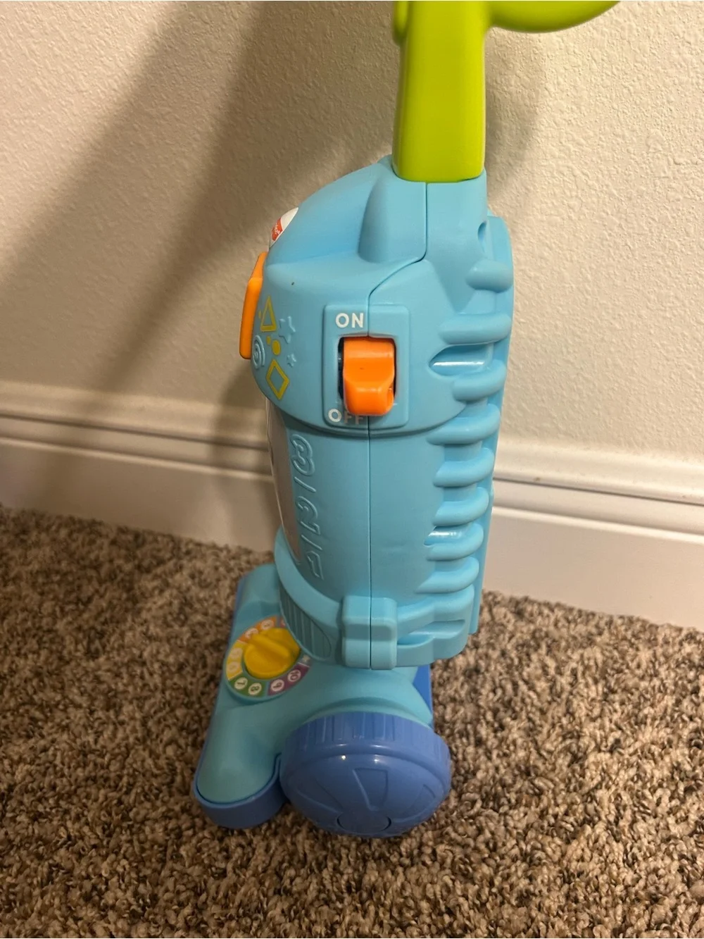 Fisher-Price Laugh & Learn Light up Musical Toy Vacuum